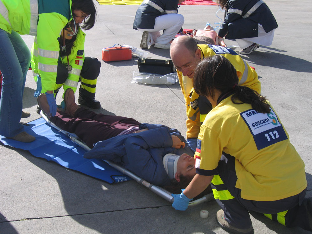 Una ambulancia y cuatro emergencias