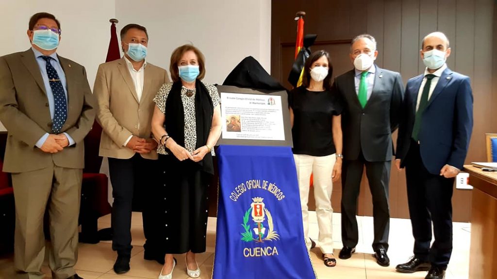 médicos fallecidos Cuenca